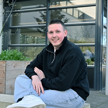 Student ICT System Engineer Marcel die MHBO traject doet Student ICT System Engineer Marcel die MHBO traject doet